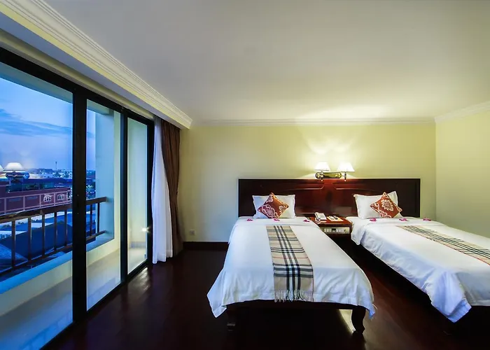 Smiling Deluxe Hotel 5*