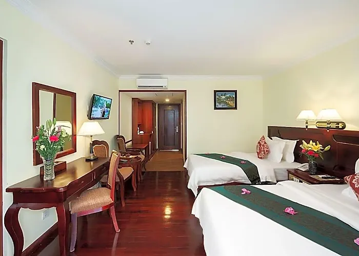 Smiling Deluxe Hotel 5*